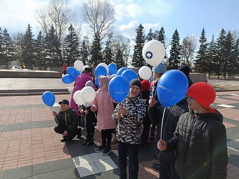 Иркутский филиал «СОГАЗ-Мед» провел информационную встречу на площади у мемориала «Вечный огонь», новости, пресс-релизы, статьи, «СОГАЗ-Мед», омс